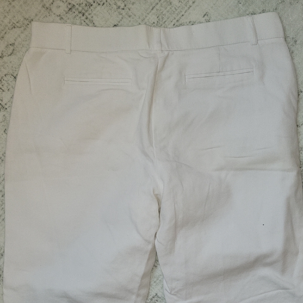 Elegant Women's White Pants - Picture 6 of 8